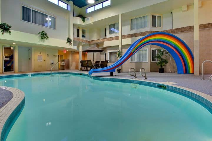 Pool 28 of 52