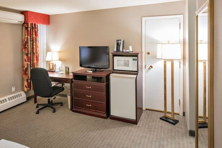 Room 6 of 52